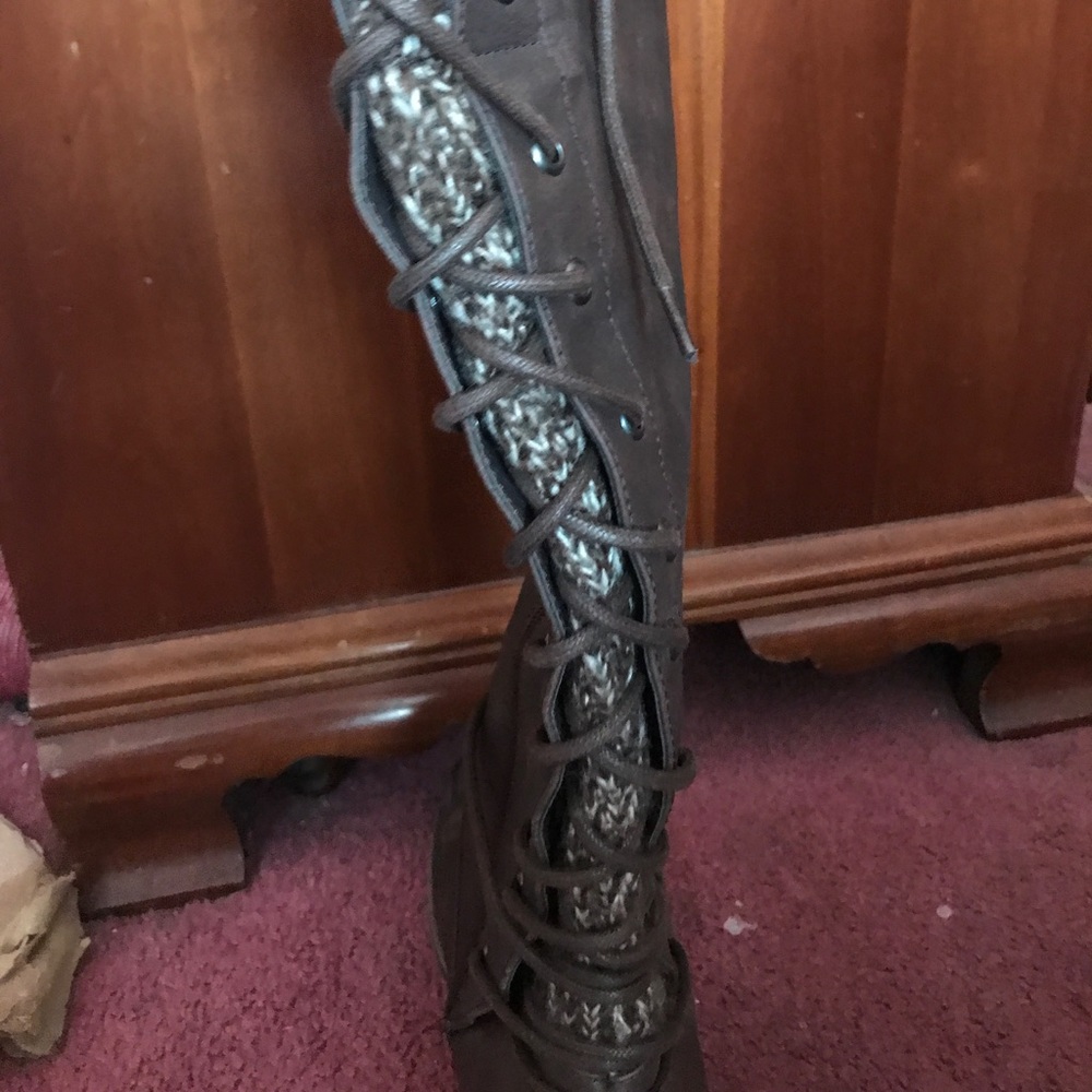 Fall high boot. - Picture 3 of 4